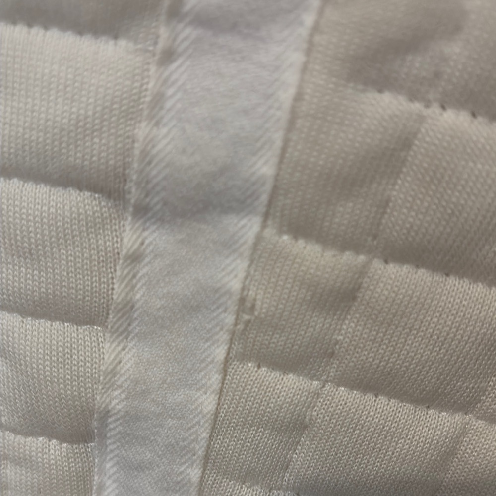 CHANEL Cream Quilted Sleeveless Crop Top - Picture 6 of 10